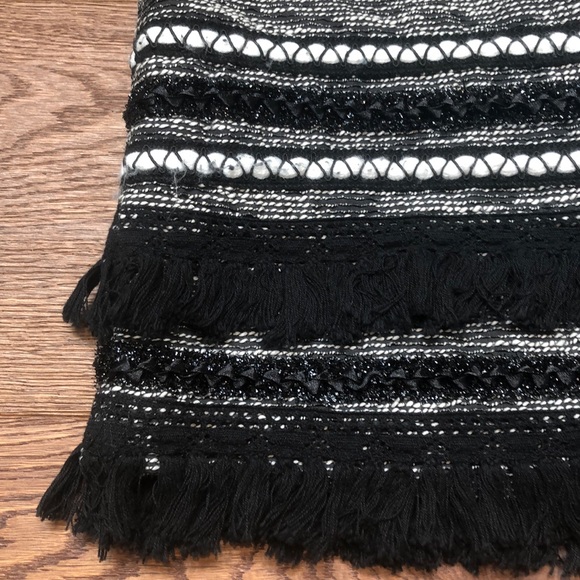 H&M Skirt - Picture 3 of 6